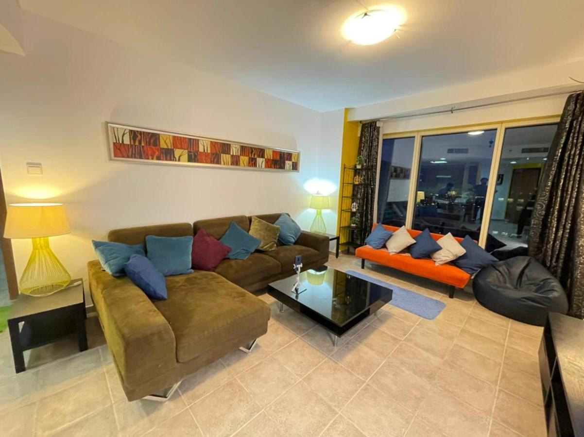 Travelers Backpackers Hostel Дубай Екстериор снимка