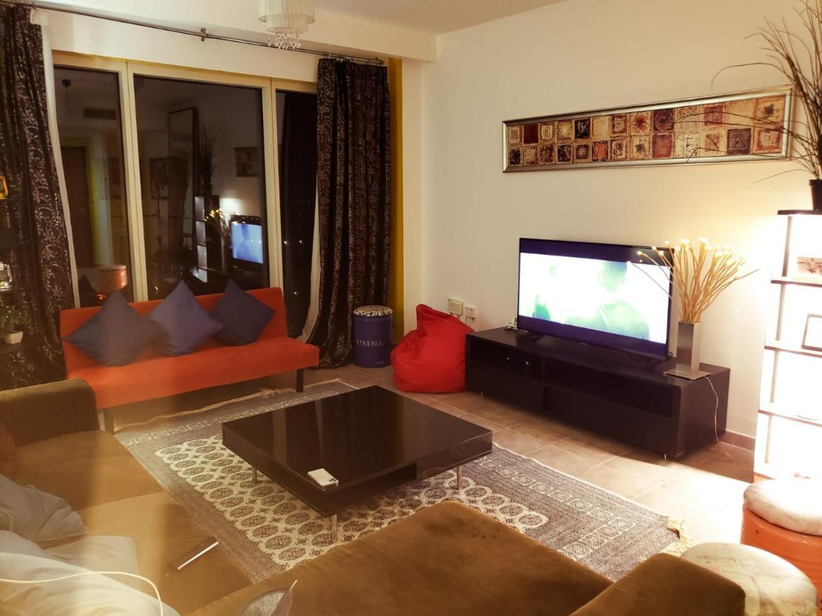 Travelers Backpackers Hostel Дубай Екстериор снимка