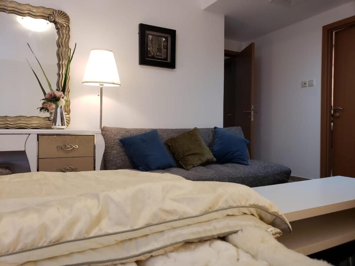 Travelers Backpackers Hostel Дубай Екстериор снимка