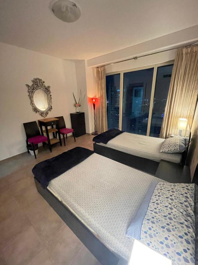 Travelers Backpackers Hostel Дубай Екстериор снимка