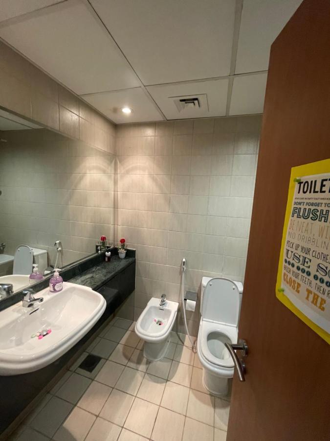 Travelers Backpackers Hostel Дубай Екстериор снимка