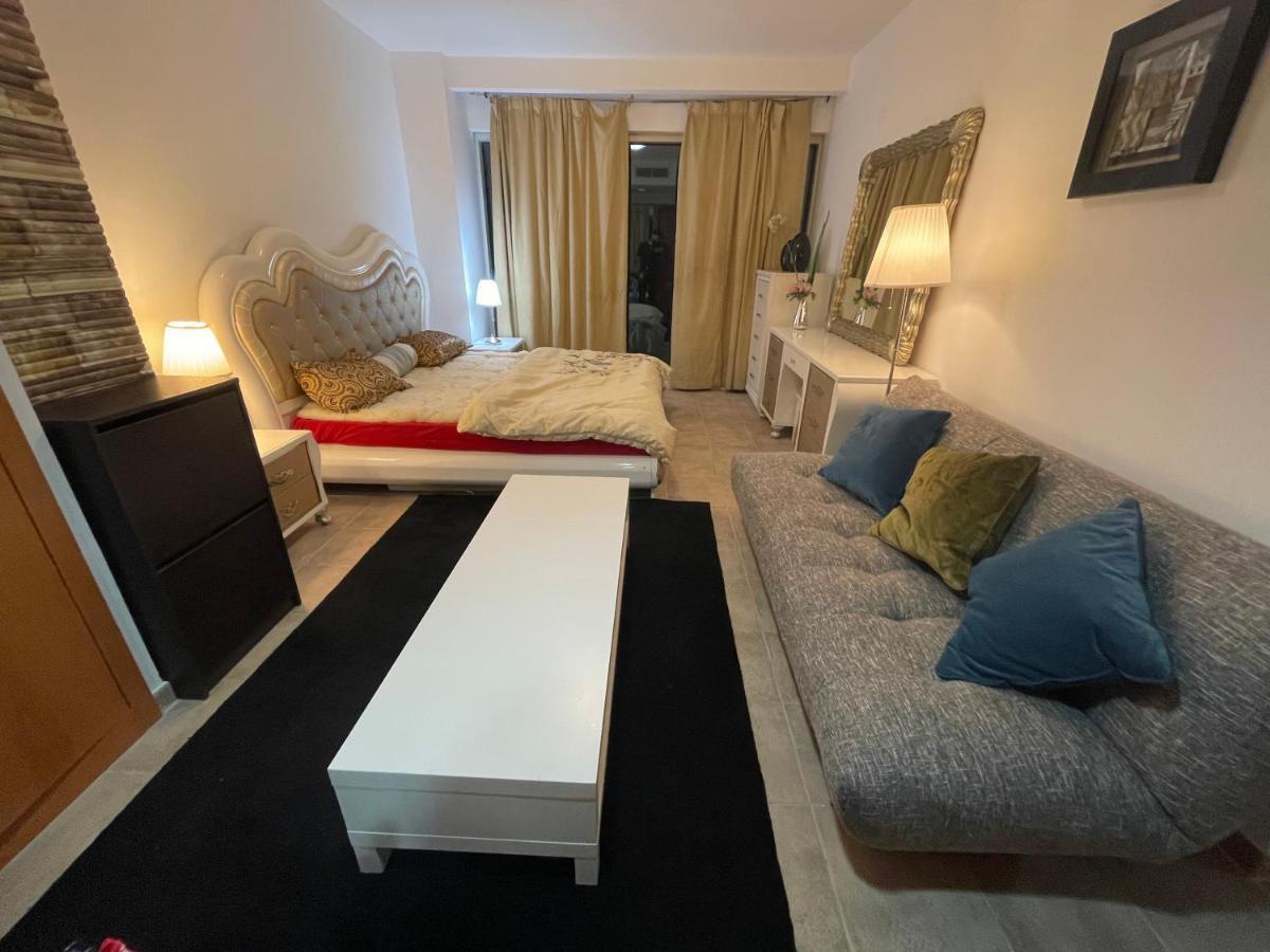 Travelers Backpackers Hostel Дубай Екстериор снимка