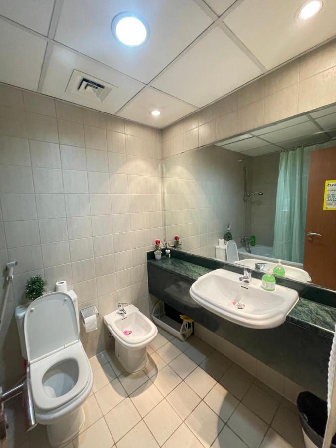 Travelers Backpackers Hostel Дубай Екстериор снимка