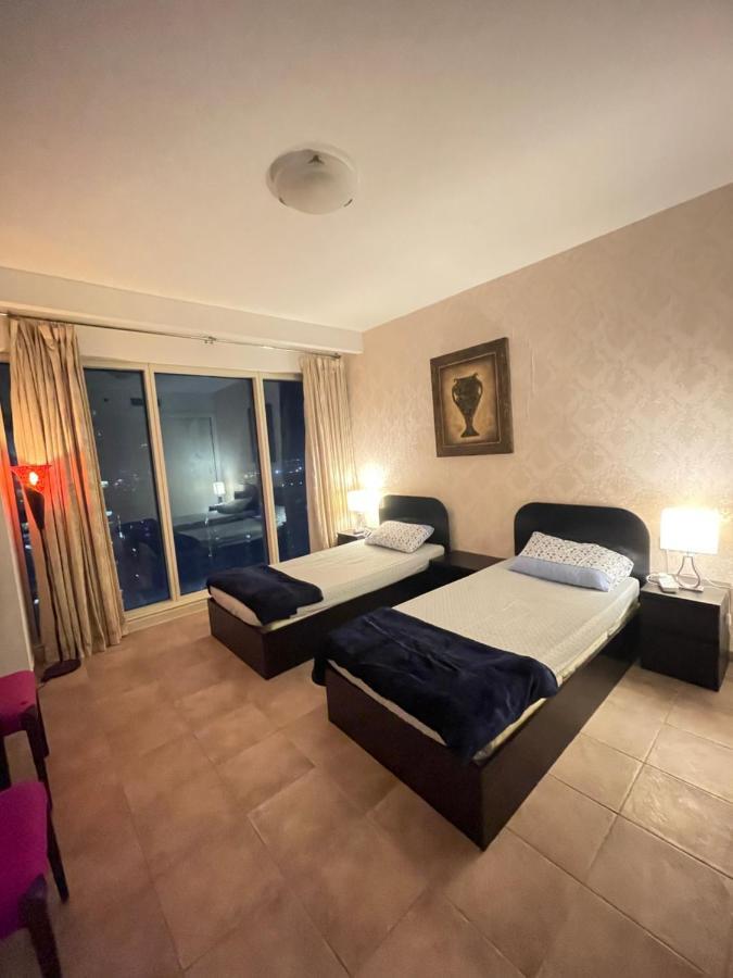 Travelers Backpackers Hostel Дубай Екстериор снимка