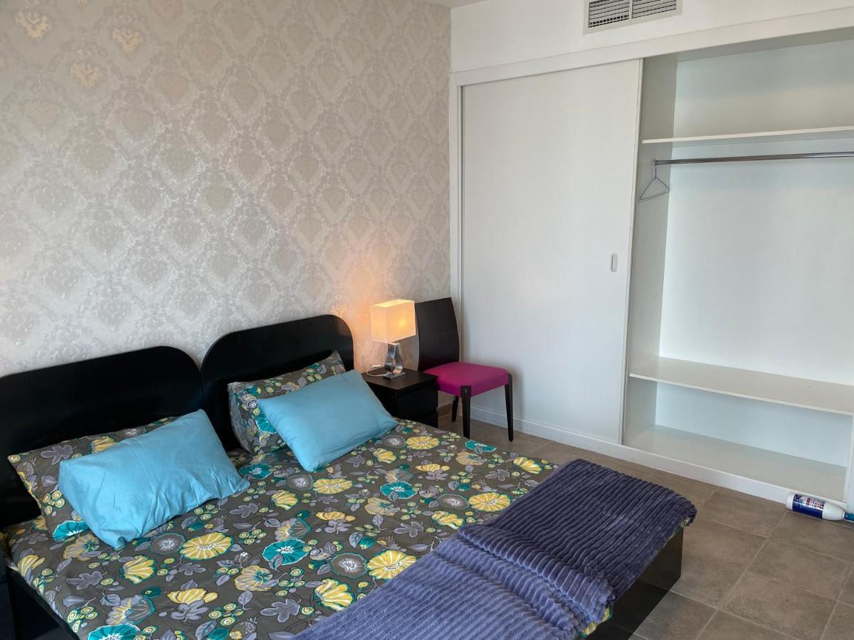 Travelers Backpackers Hostel Дубай Екстериор снимка